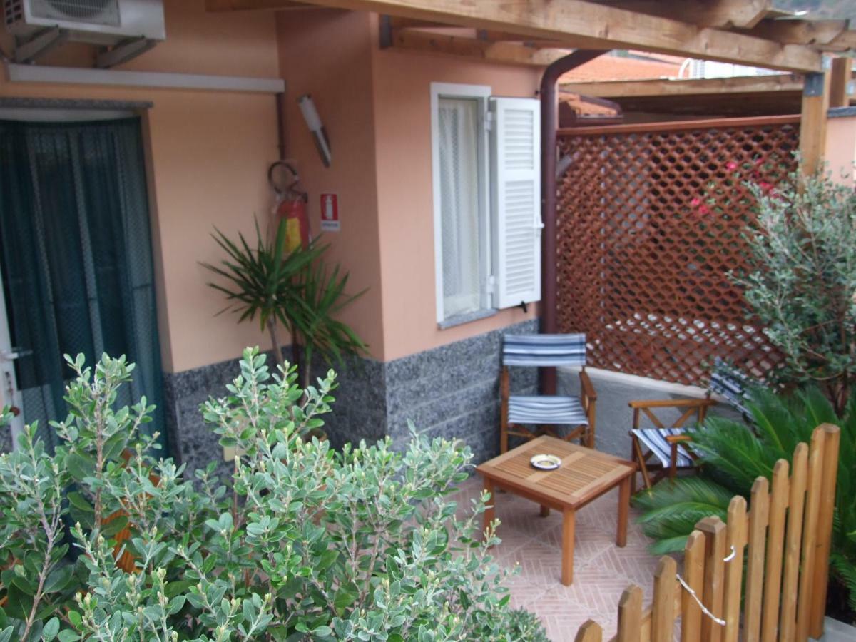 Le Case Del Sole Ventimiglia Exterior foto