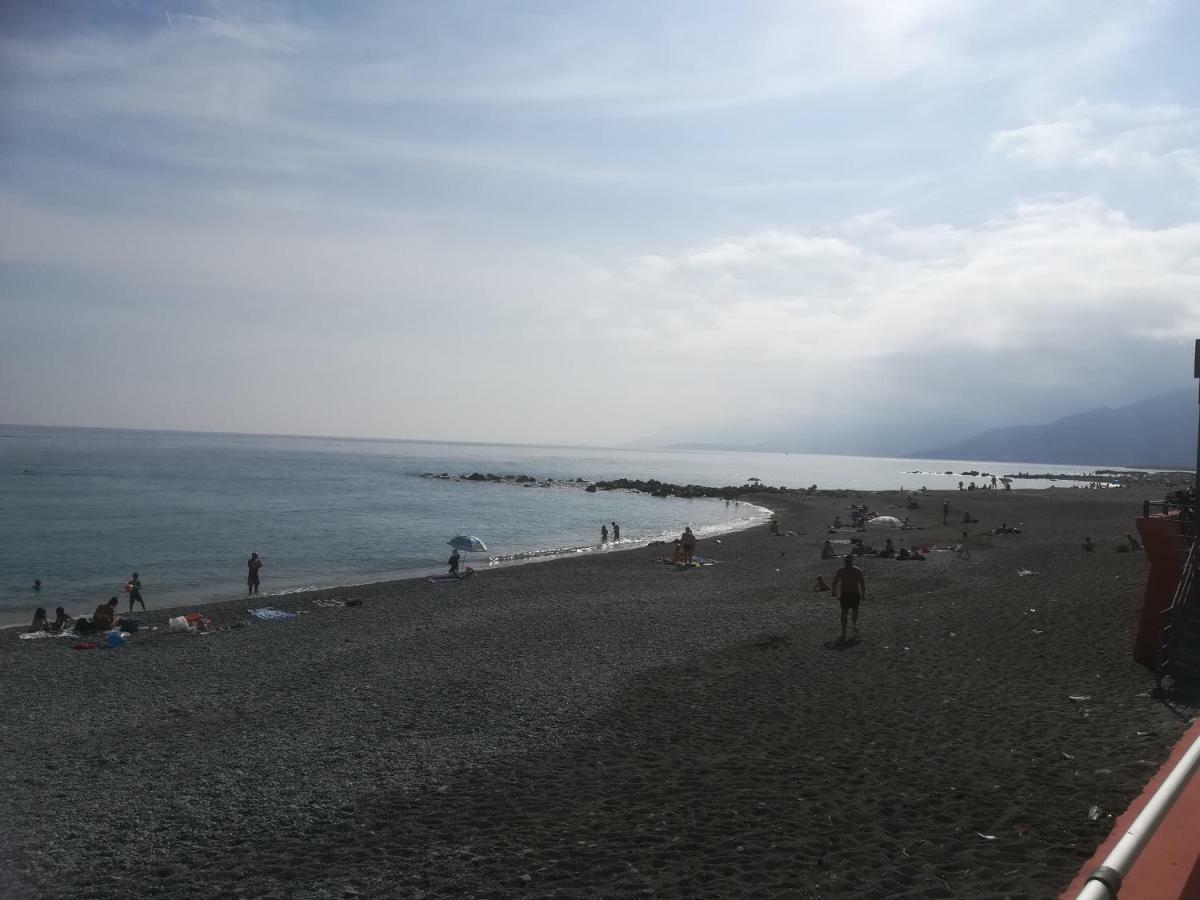 Le Case Del Sole Ventimiglia Exterior foto